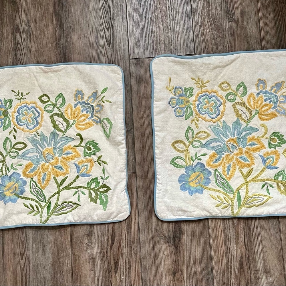 Pier one pilow cases 17/17 inches